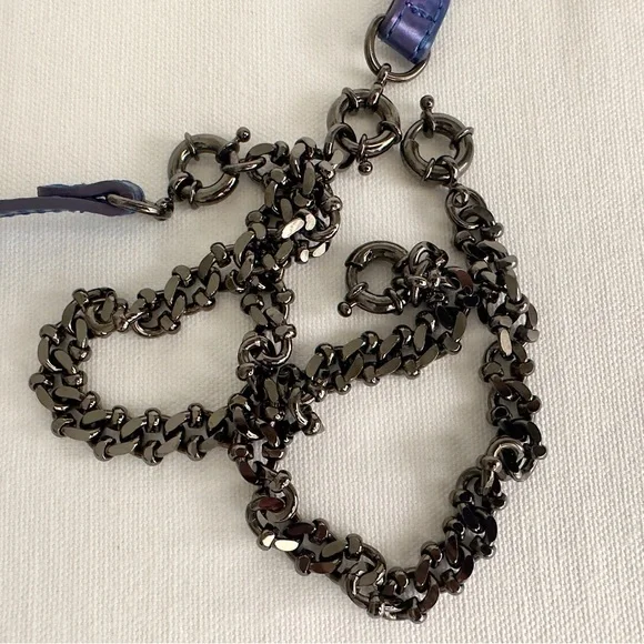 ✨CHRISTIAN LOUBOUTIN Loubiposh Patent Scarabe Spikes Chain Clutch Bag Rose Blue - Picture 14 of 16